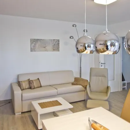 Strandnah, Terrasse, Ahoi Erlebnisbad Gratis In Sellin - Strandresidenz Brandenburg Fewo01 *