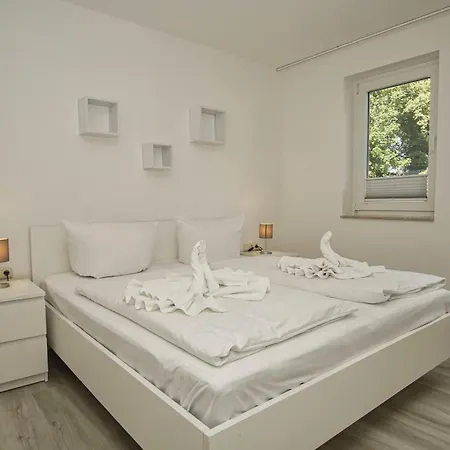 Strandnah, Terrasse, Ahoi Erlebnisbad Gratis In Sellin - Strandresidenz Brandenburg Fewo01