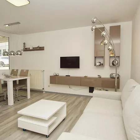 Διαμέρισμα Strandnah, Terrasse, Ahoi Erlebnisbad Gratis In Sellin - Strandresidenz Brandenburg Fewo01 *