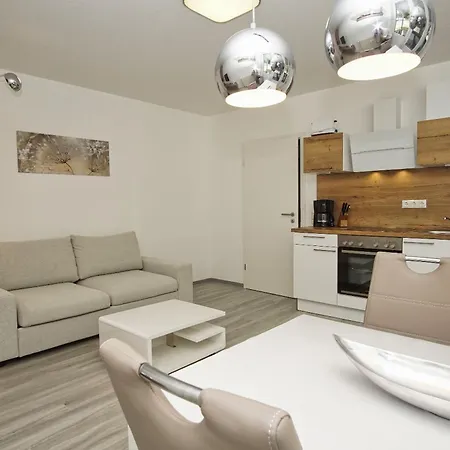 Διαμέρισμα Strandnah, Terrasse, Ahoi Erlebnisbad Gratis In Sellin - Strandresidenz Brandenburg Fewo01